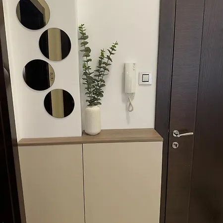 Lu Apartment *